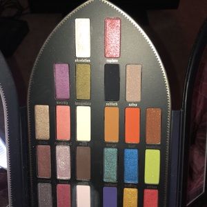 Kat Von D Saint and Sinners eye pallet.
